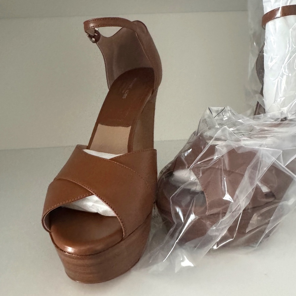 Never Worn Michael Kors Heels